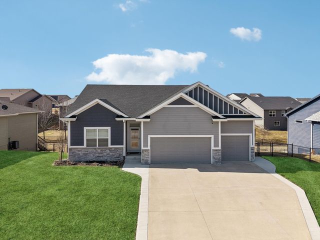 1904 NW Prairie Creek Drive, Grimes, IA 50111