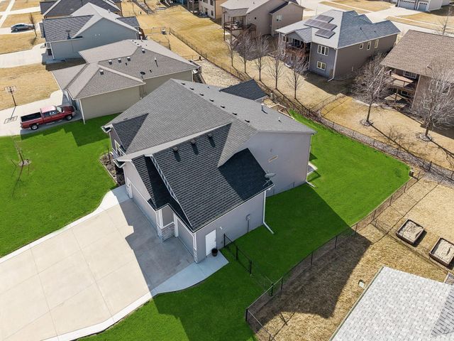 1904 NW Prairie Creek Drive, Grimes, IA 50111