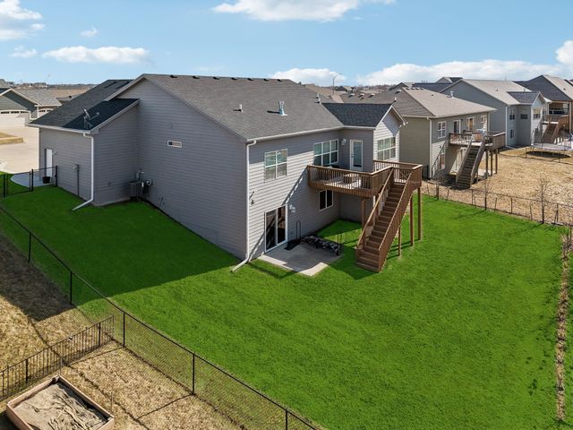 1904 NW Prairie Creek Drive, Grimes, IA 50111