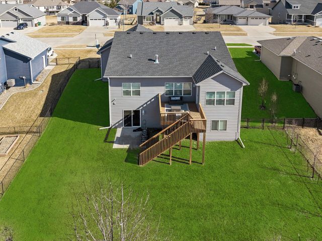 1904 NW Prairie Creek Drive, Grimes, IA 50111