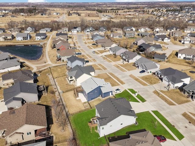 1904 NW Prairie Creek Drive, Grimes, IA 50111