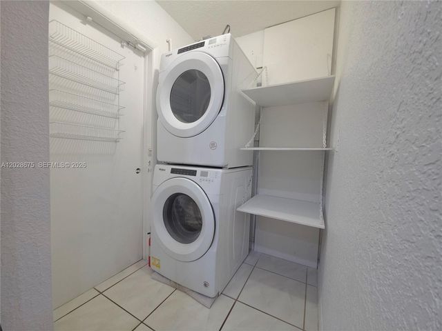 8420 NW 10th St, Pembroke Pines, FL 33024