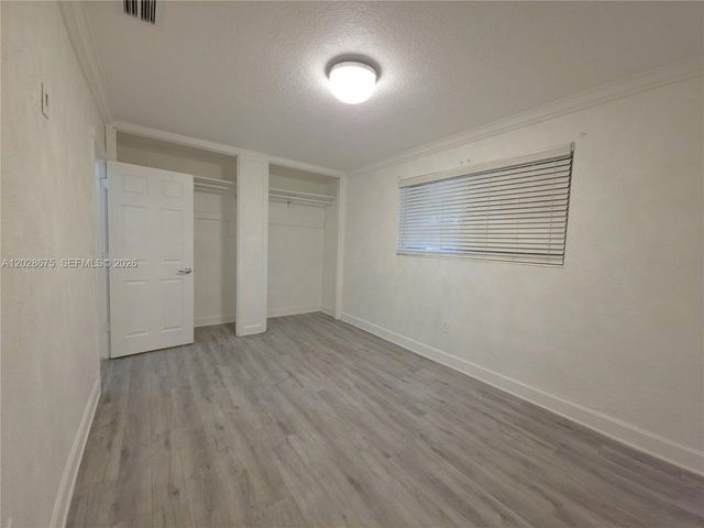 8420 NW 10th St, Pembroke Pines, FL 33024
