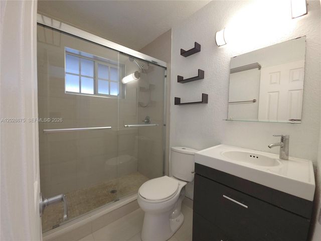 8420 NW 10th St, Pembroke Pines, FL 33024