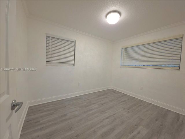 8420 NW 10th St, Pembroke Pines, FL 33024