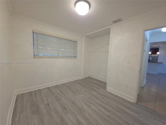 8420 NW 10th St, Pembroke Pines, FL 33024