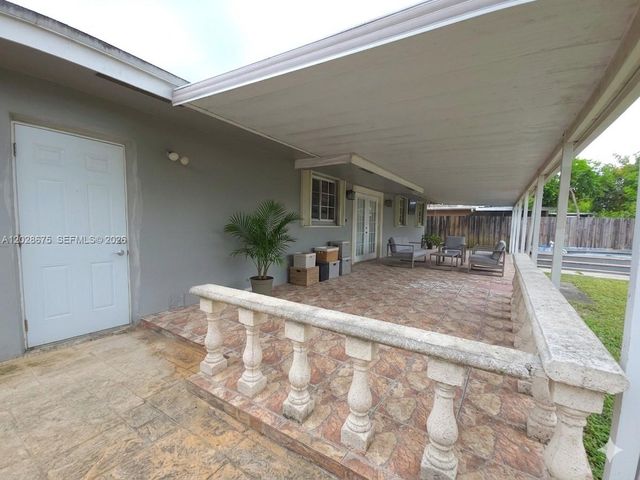8420 NW 10th St, Pembroke Pines, FL 33024