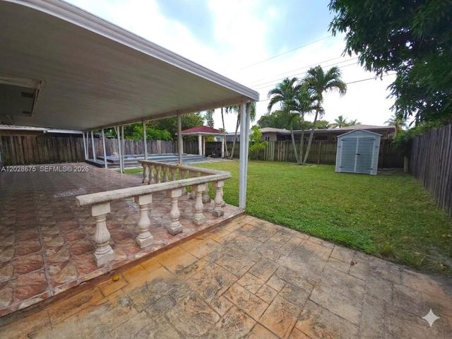 8420 NW 10th St, Pembroke Pines, FL 33024