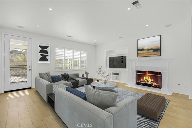 25628 Chase Avenue, Stevenson Ranch, CA 91381
