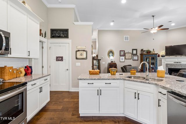 1120 Miller Drive Unit 201, Jonesborough, TN 37659