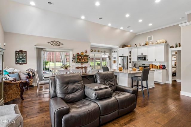 1120 Miller Drive Unit 201, Jonesborough, TN 37659