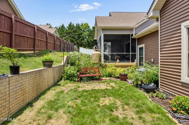 1120 Miller Drive Unit 201, Jonesborough, TN 37659