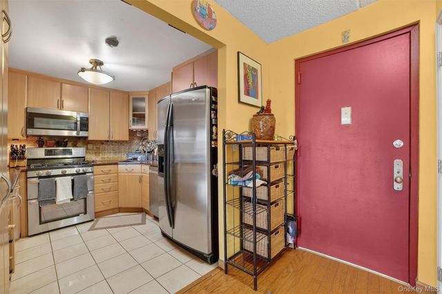 1376 Midland Ave 810, Bronxville, NY 10708