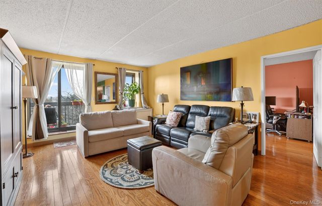 1376 Midland Ave 810, Bronxville, NY 10708