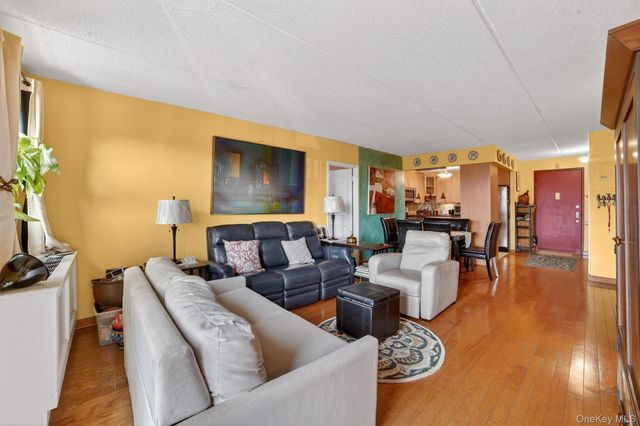 1376 Midland Ave 810, Bronxville, NY 10708