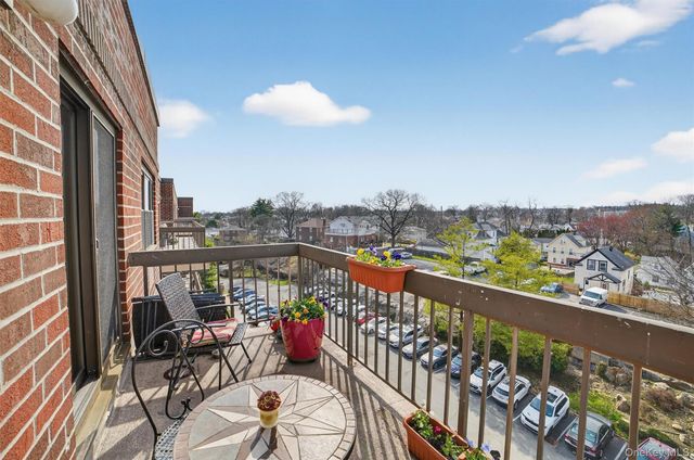 1376 Midland Ave 810, Bronxville, NY 10708