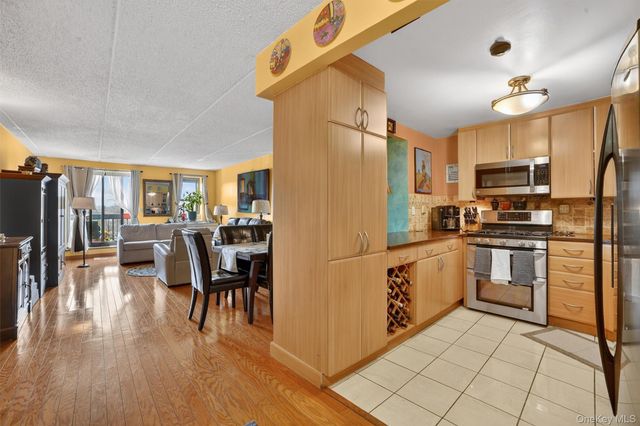 1376 Midland Ave 810, Bronxville, NY 10708