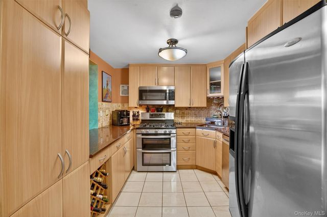 1376 Midland Ave 810, Bronxville, NY 10708
