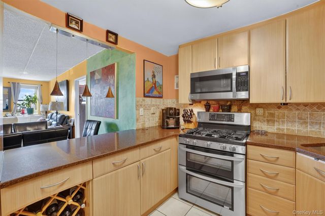 1376 Midland Ave 810, Bronxville, NY 10708