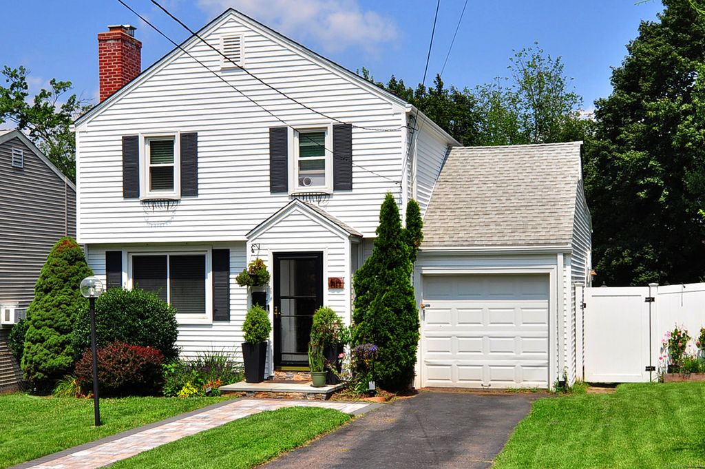 50 Taylor Road, West Hartford, CT 06110