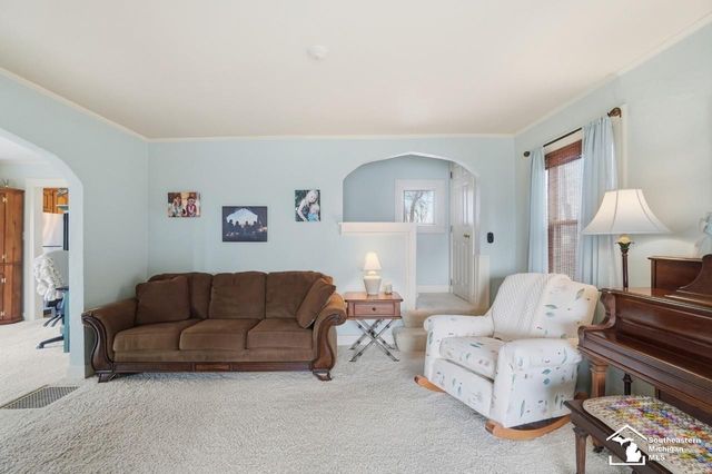 924 Hawthorne Street, Temperance, MI 48182