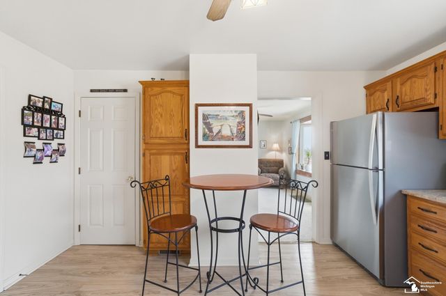 924 Hawthorne Street, Temperance, MI 48182