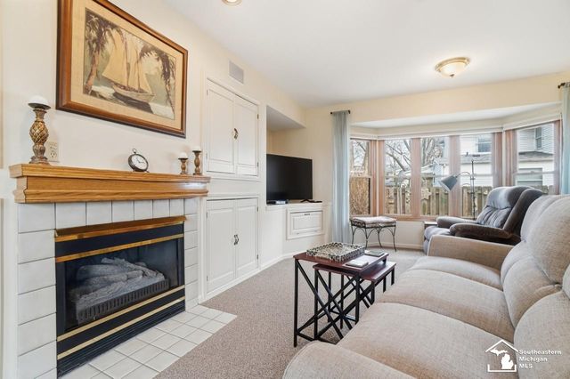 924 Hawthorne Street, Temperance, MI 48182