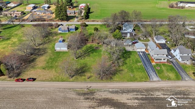 924 Hawthorne Street, Temperance, MI 48182
