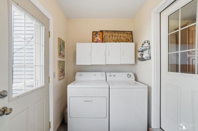 924 Hawthorne Street, Temperance, MI 48182