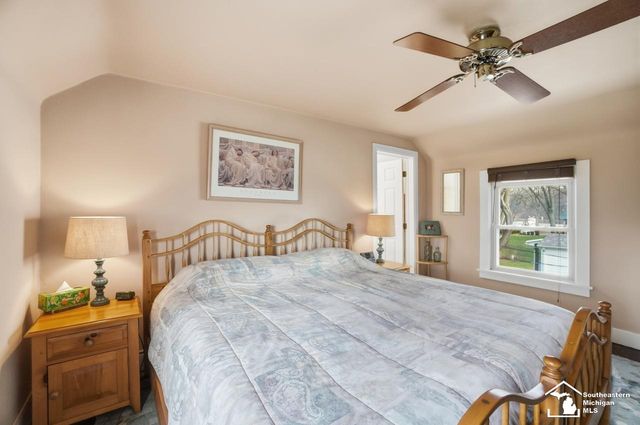 924 Hawthorne Street, Temperance, MI 48182