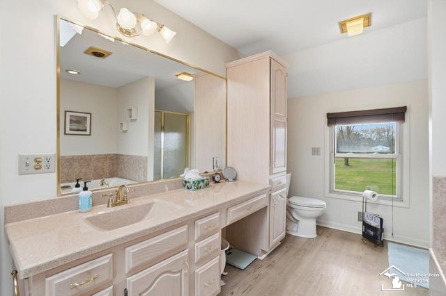 924 Hawthorne Street, Temperance, MI 48182