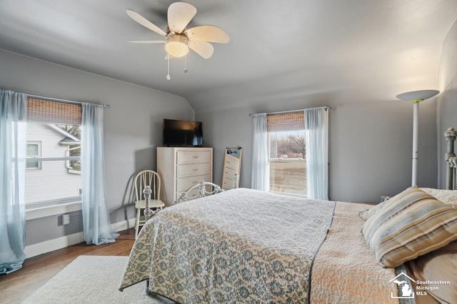 924 Hawthorne Street, Temperance, MI 48182