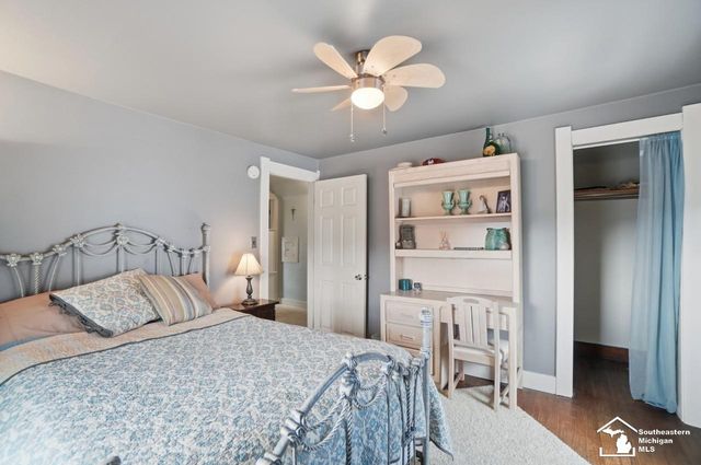 924 Hawthorne Street, Temperance, MI 48182