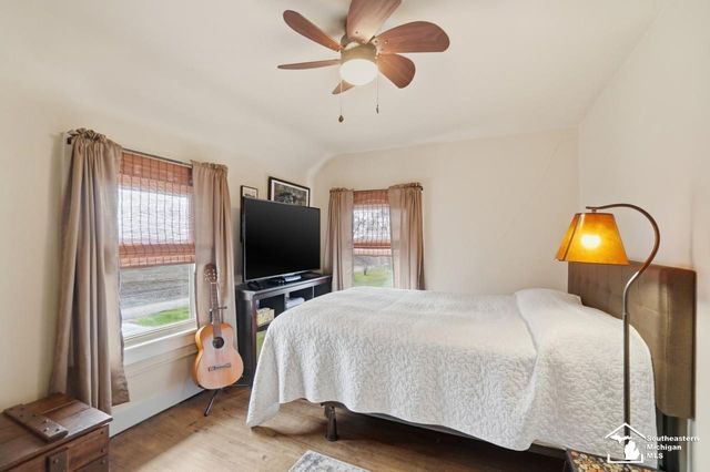 924 Hawthorne Street, Temperance, MI 48182