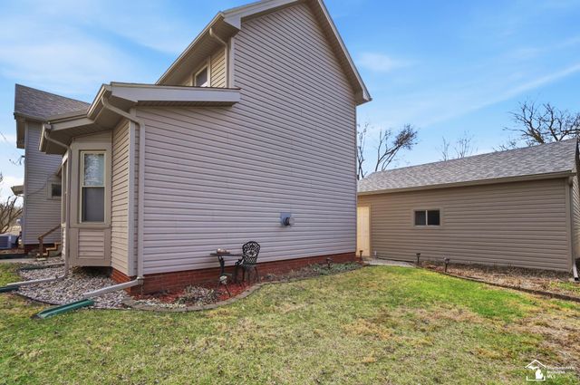 924 Hawthorne Street, Temperance, MI 48182