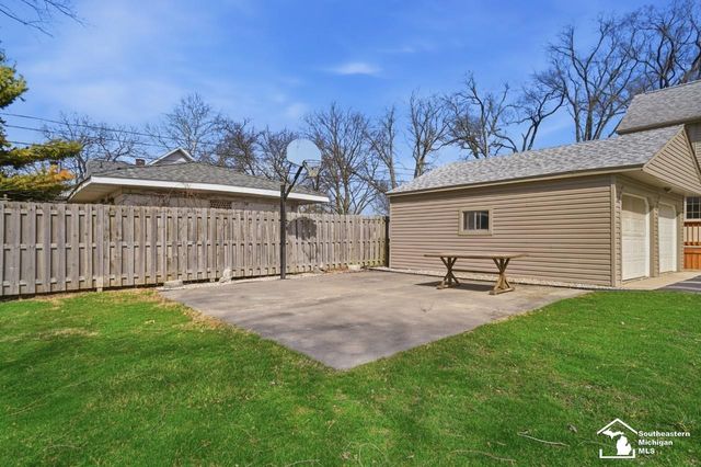 924 Hawthorne Street, Temperance, MI 48182