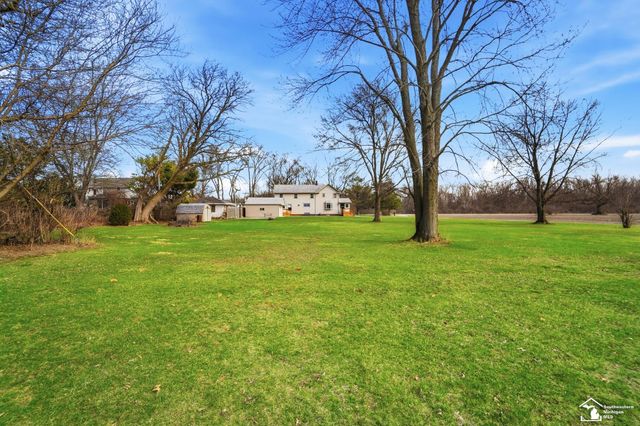 924 Hawthorne Street, Temperance, MI 48182