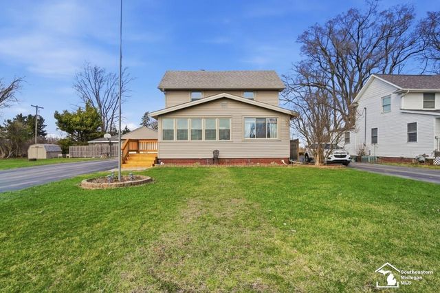 924 Hawthorne Street, Temperance, MI 48182