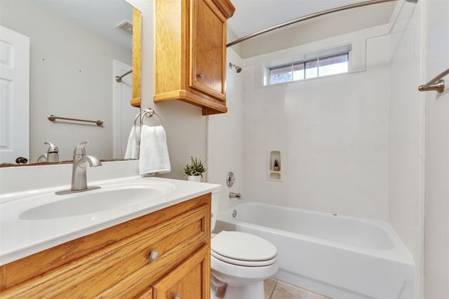 1 County Road 2208 2, Cleveland, TX 77327