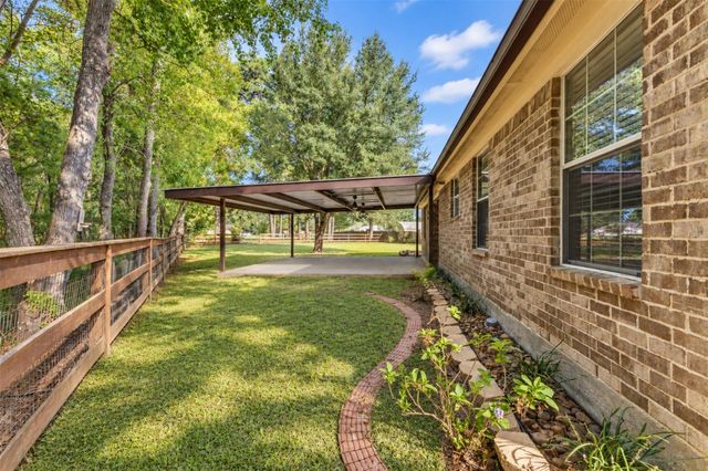 1 County Road 2208 2, Cleveland, TX 77327