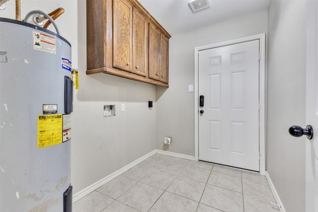 1 County Road 2208 2, Cleveland, TX 77327