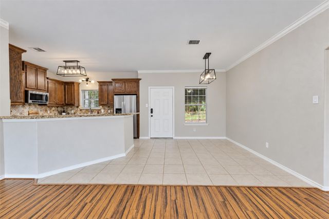 1 County Road 2208 2, Cleveland, TX 77327