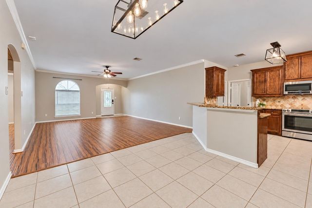 1 County Road 2208 2, Cleveland, TX 77327