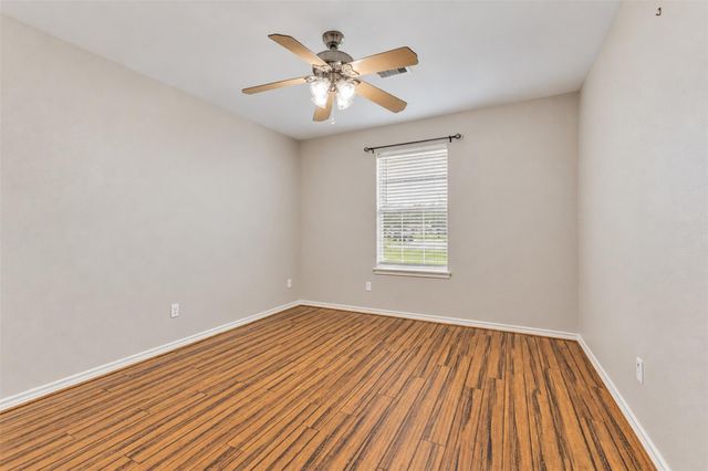1 County Road 2208 2, Cleveland, TX 77327