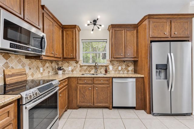 1 County Road 2208 2, Cleveland, TX 77327