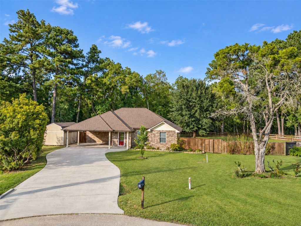 1 County Road 2208 2, Cleveland, TX 77327