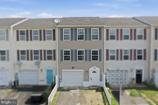 196 TOPAZ LN, Inwood, WV 25428