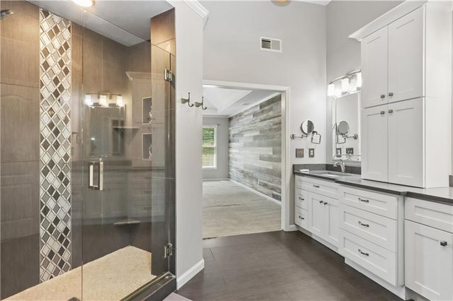 14521 S Greenwood Street, Olathe, KS 66062