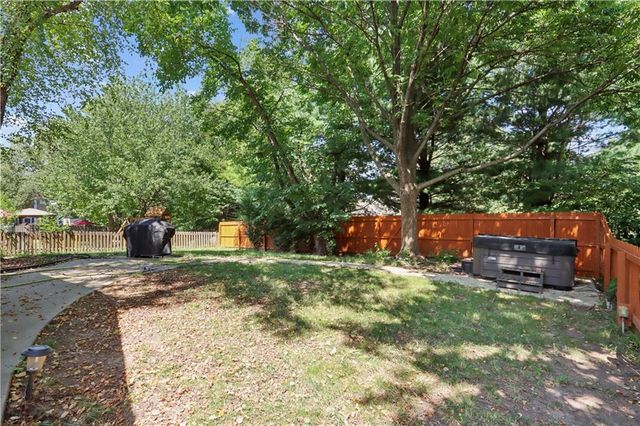 14521 S Greenwood Street, Olathe, KS 66062