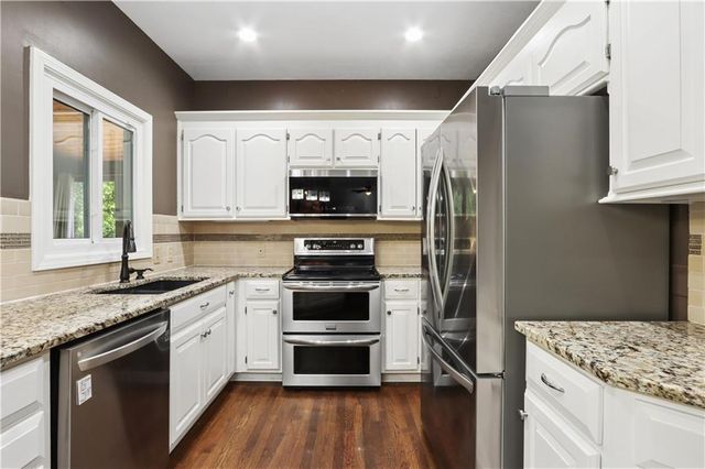 14521 S Greenwood Street, Olathe, KS 66062